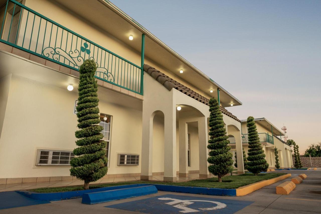 Hotel Trebol Inn Nuevo Casas Grandes Exterior photo